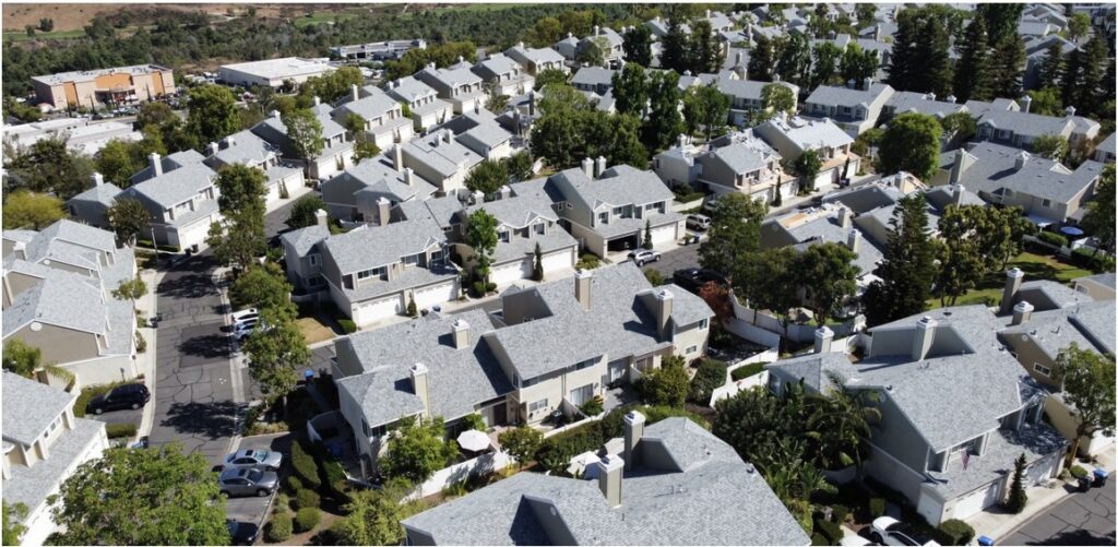 Malarkey Vista® Picked For Condo Roofs